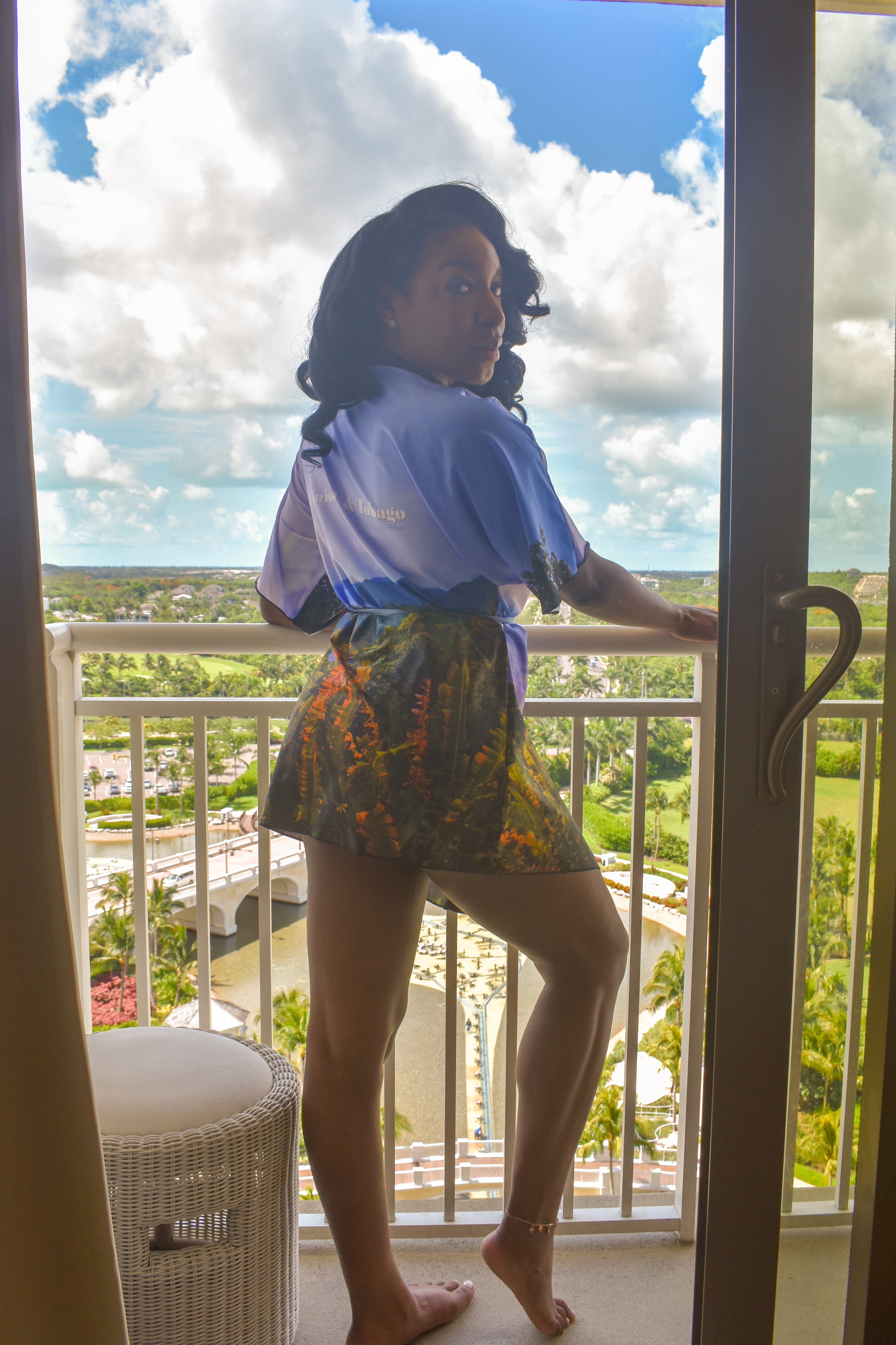Maracas Lookout 'The View Before You' Kimono Robe